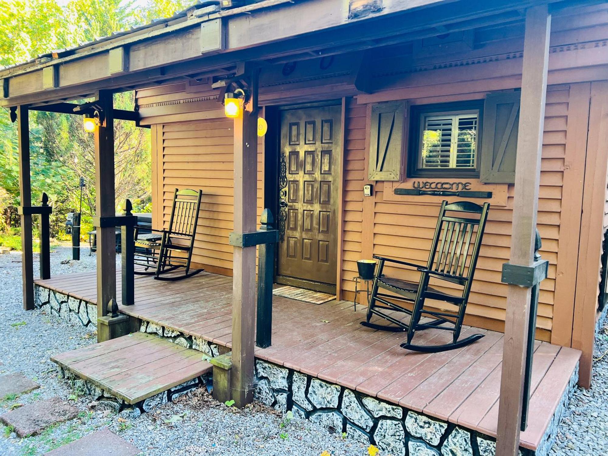 Willa Tiny House, Wifi,Hot Tub,Secluded Cosby Zewnętrze zdjęcie