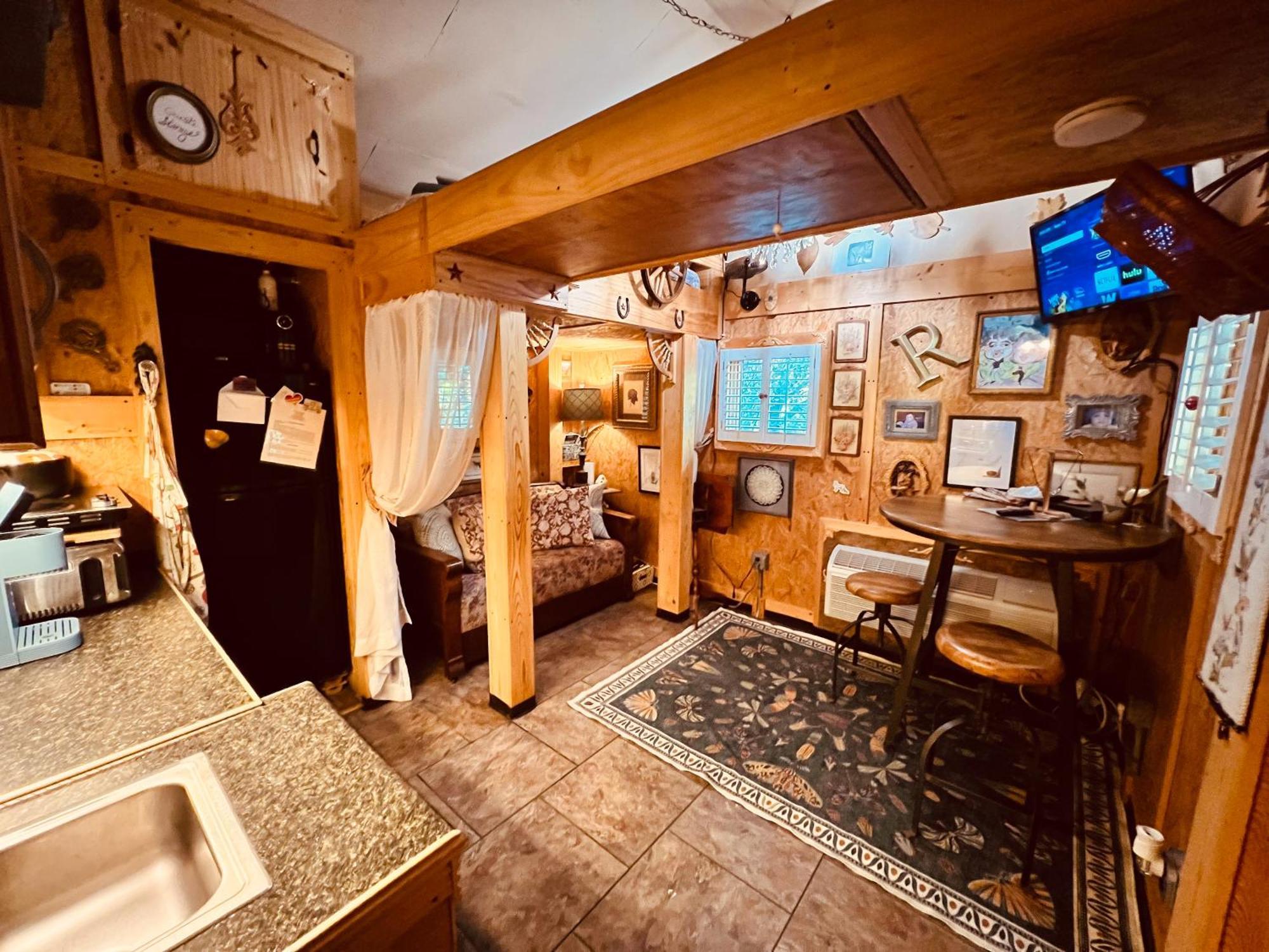 Willa Tiny House, Wifi,Hot Tub,Secluded Cosby Zewnętrze zdjęcie