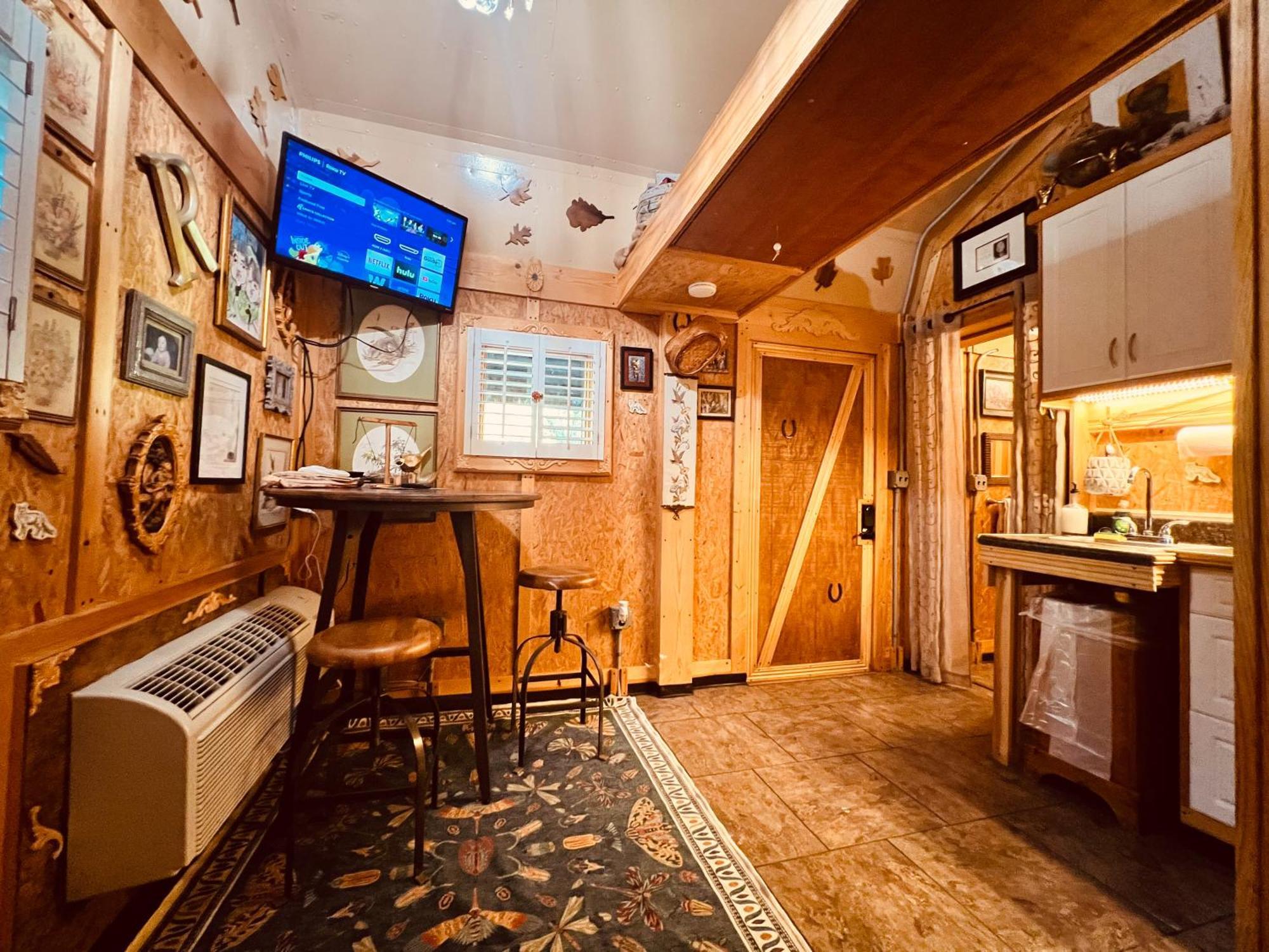 Willa Tiny House, Wifi,Hot Tub,Secluded Cosby Zewnętrze zdjęcie